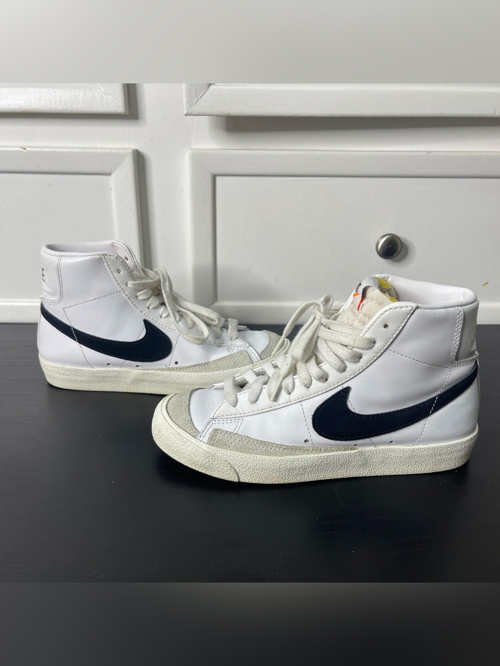 Nike Blazer Mid ’77 White Sneakers Men’s size 6.5 Athletic Shoes
